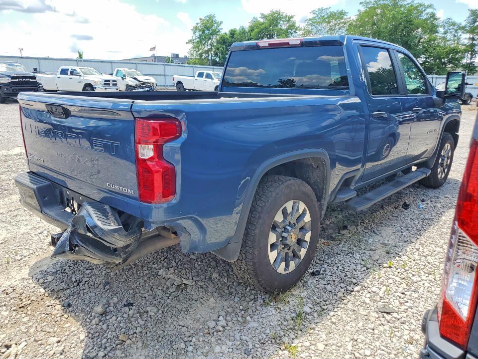 2024 CHEVROLET SILVERADO K2500 CUSTOM — Фото 3 из 12