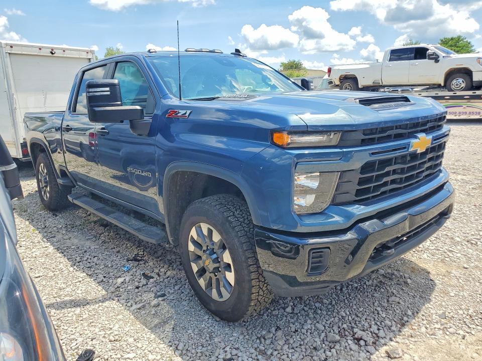 2024 CHEVROLET SILVERADO K2500 CUSTOM — Фото 4 из 12