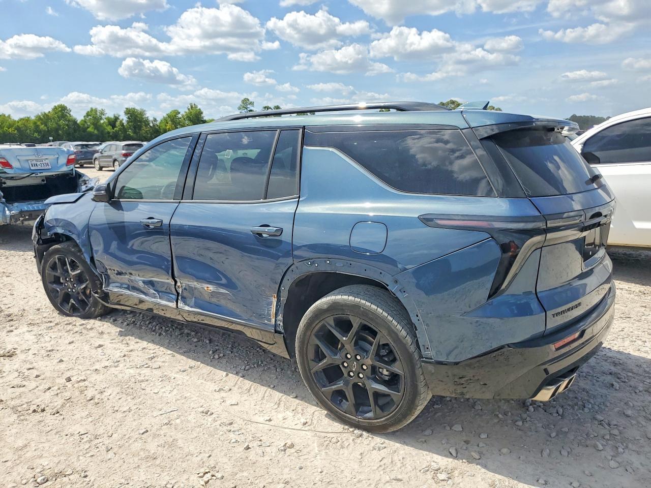 2024 CHEVROLET TRAVERSE RS — Фото 2 из 13