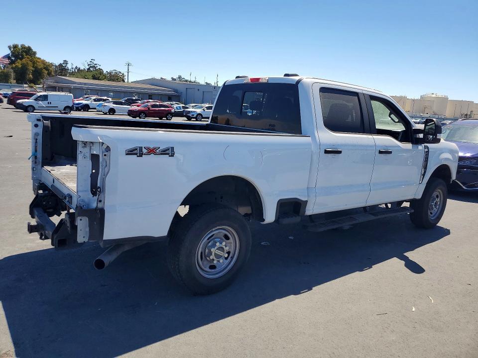 2024 FORD F250 SUPER DUTY — Фото 3 из 13
