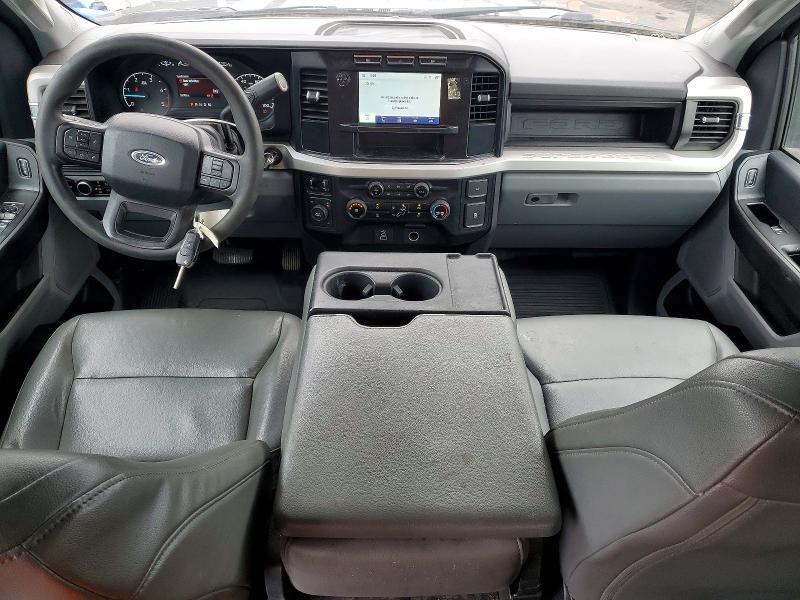 2023 FORD F350 SUPER DUTY — Фото 8 из 12