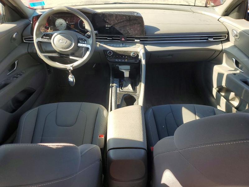 2024 HYUNDAI ELANTRA SEL — Фото 8 из 12