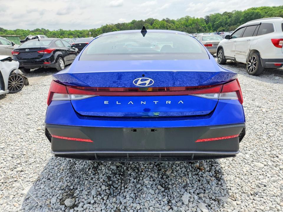 2024 HYUNDAI ELANTRA SE — Фото 6 из 12
