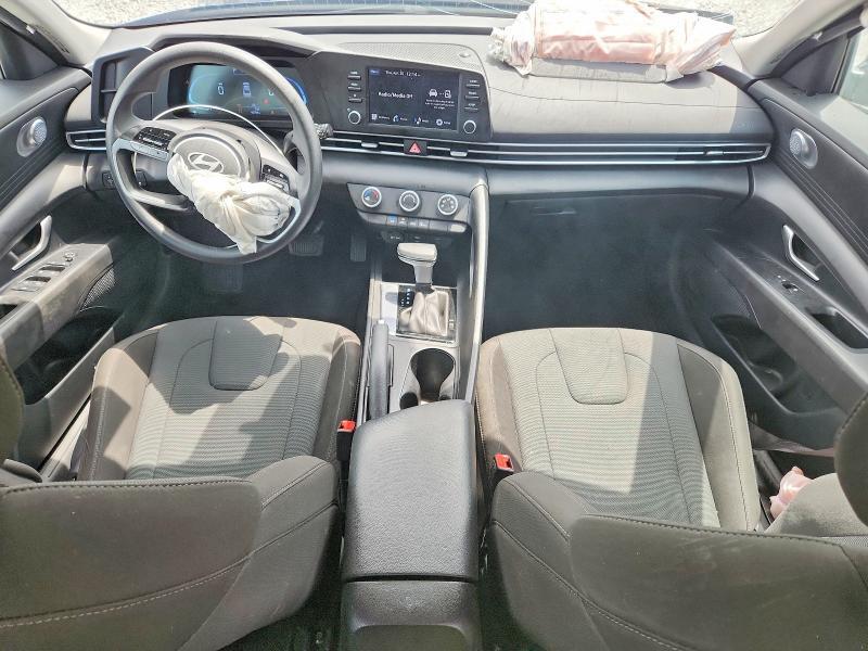 2024 HYUNDAI ELANTRA SE — Фото 8 из 12