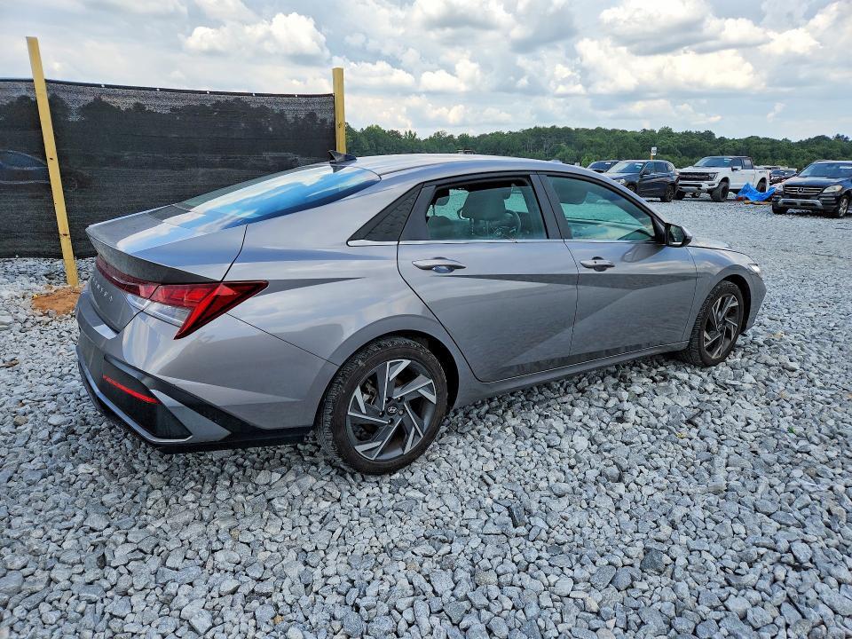 2024 HYUNDAI ELANTRA SEL — Фото 3 из 12