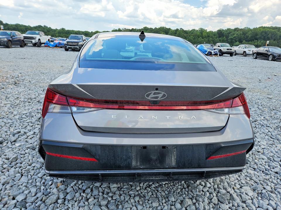 2024 HYUNDAI ELANTRA SEL — Фото 6 из 12