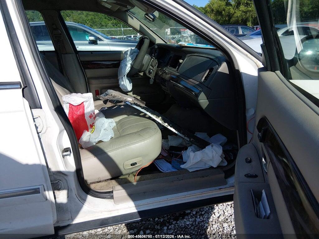 2MEFM75V68X645744 2008 MERCURY GRAND MARQUIS photo no. 5