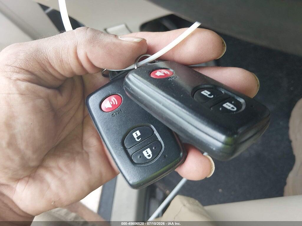 JTDZN3EU6C3035019 2012 TOYOTA PRIUS V photo no. 11