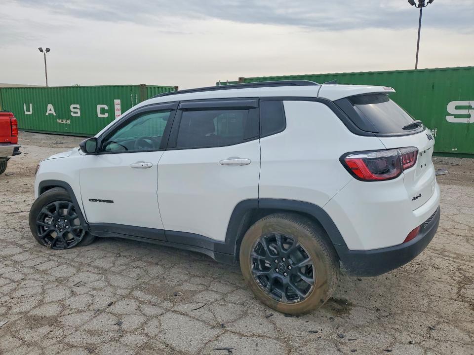 2025 JEEP COMPASS LATITUDE — Фото 2 из 13