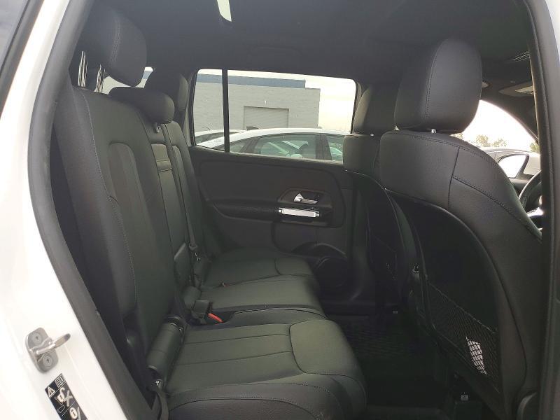 2024 MERCEDES-BENZ GLB 250 4MATIC — Фото 10 из 13