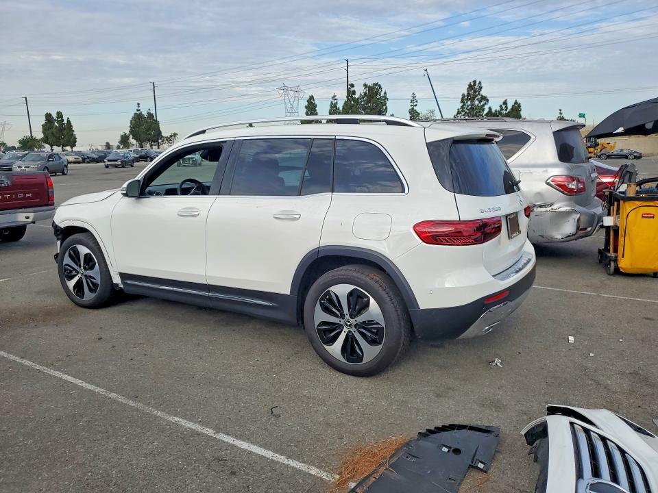 2024 MERCEDES-BENZ GLB 250 4MATIC — Фото 2 из 13