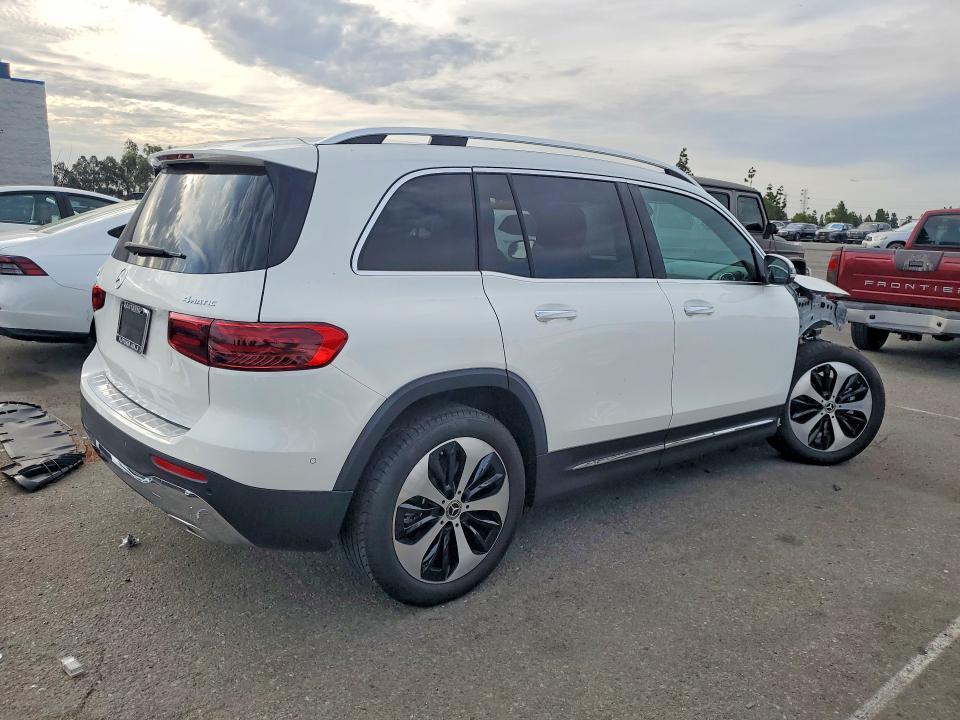 2024 MERCEDES-BENZ GLB 250 4MATIC — Фото 3 из 13