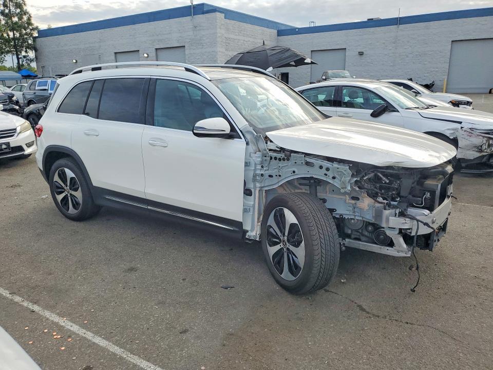 2024 MERCEDES-BENZ GLB 250 4MATIC — Фото 4 из 13