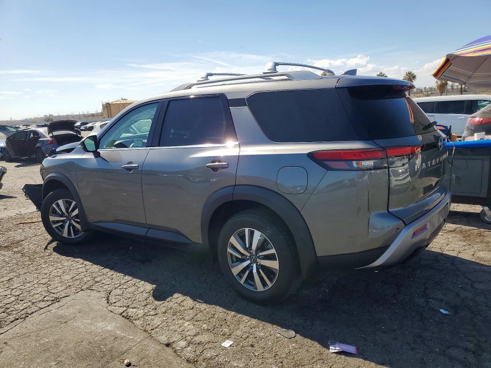 2024 NISSAN PATHFINDER SL — Фото 2 из 13