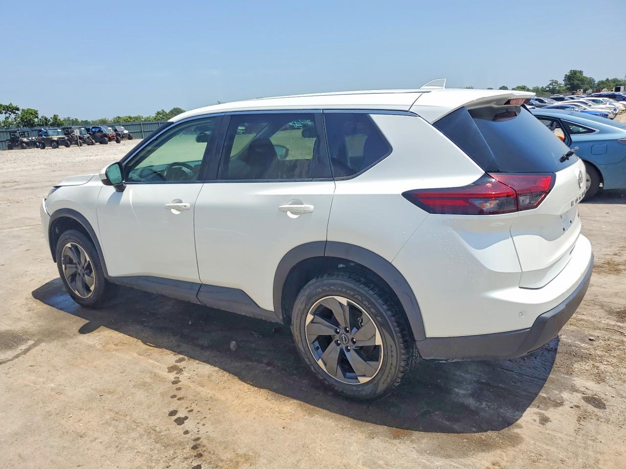 2024 NISSAN ROGUE SV — Фото 2 из 13
