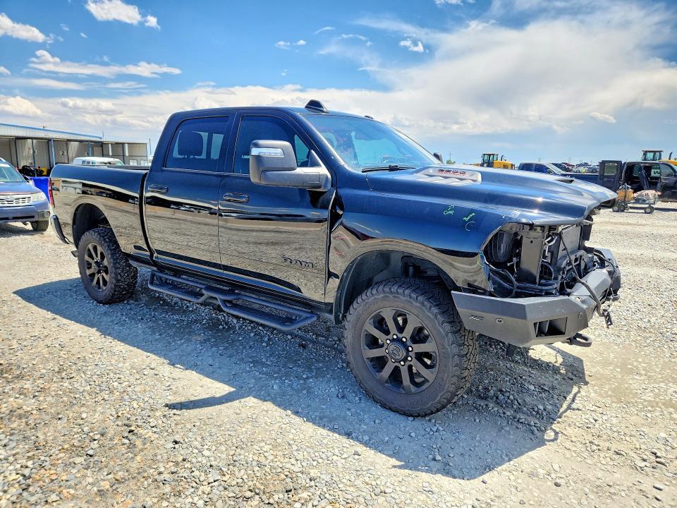2024 RAM 2500 LARAMIE — Фото 4 из 12