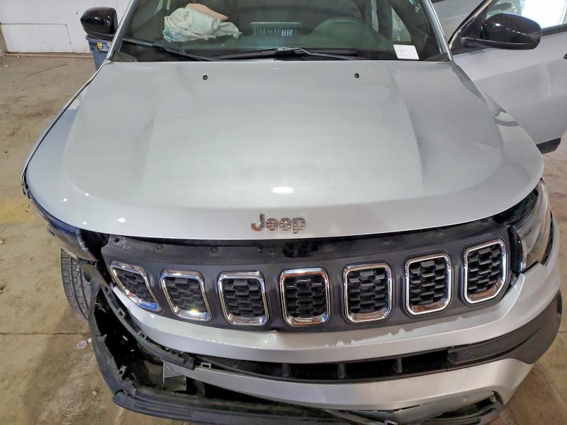 2025 JEEP COMPASS SPORT — Фото 12 из 13