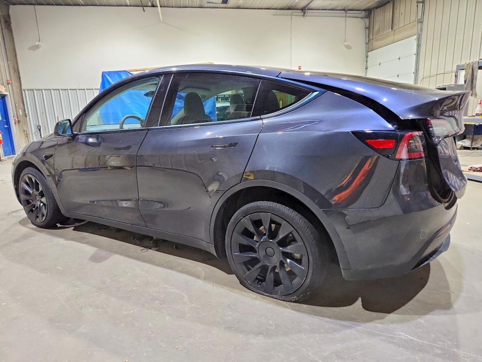 2024 TESLA MODEL Y — Фото 2 из 12