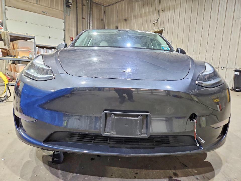 2024 TESLA MODEL Y — Фото 5 из 12