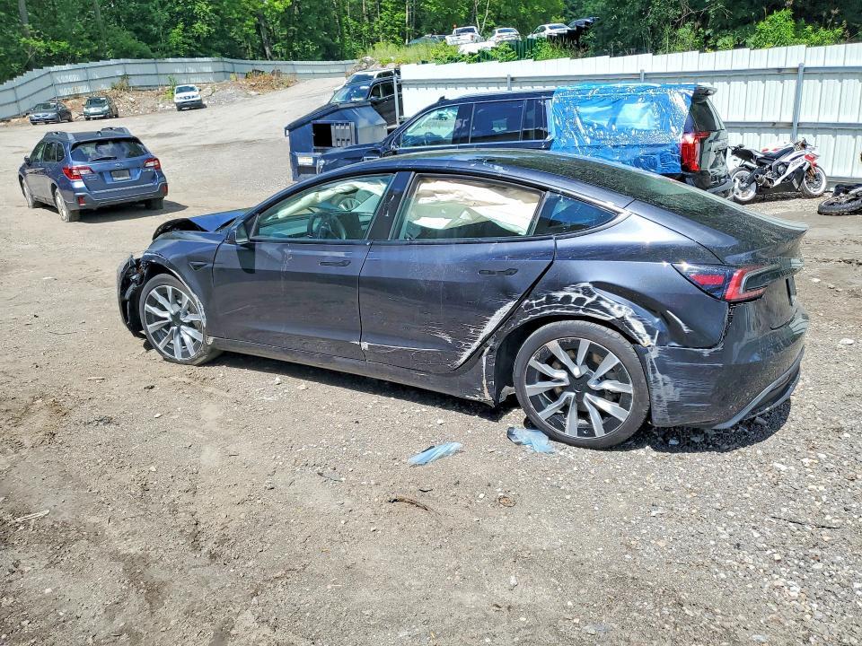 2024 TESLA 3 — Фото 2 из 12