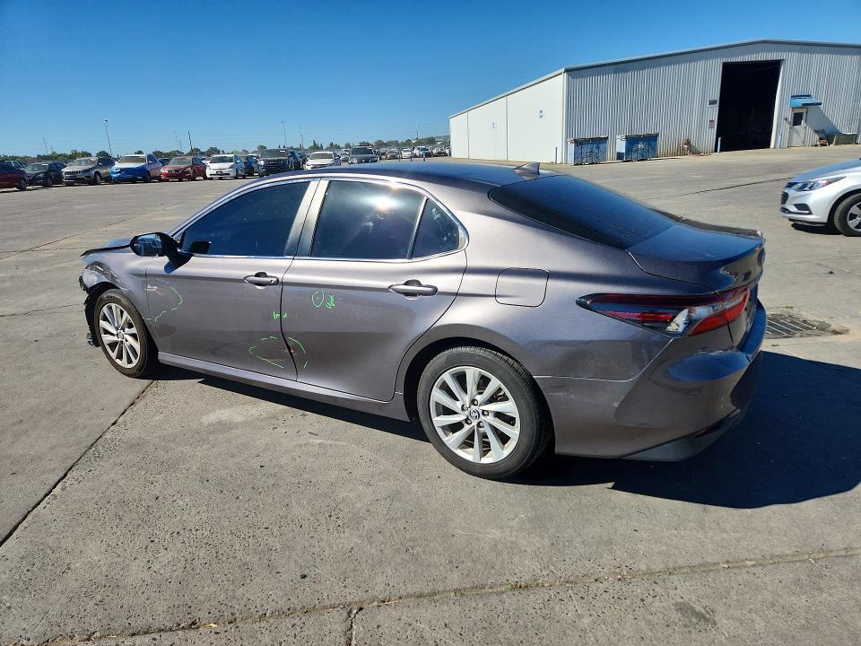 2024 TOYOTA CAMRY LE — Фото 2 из 13