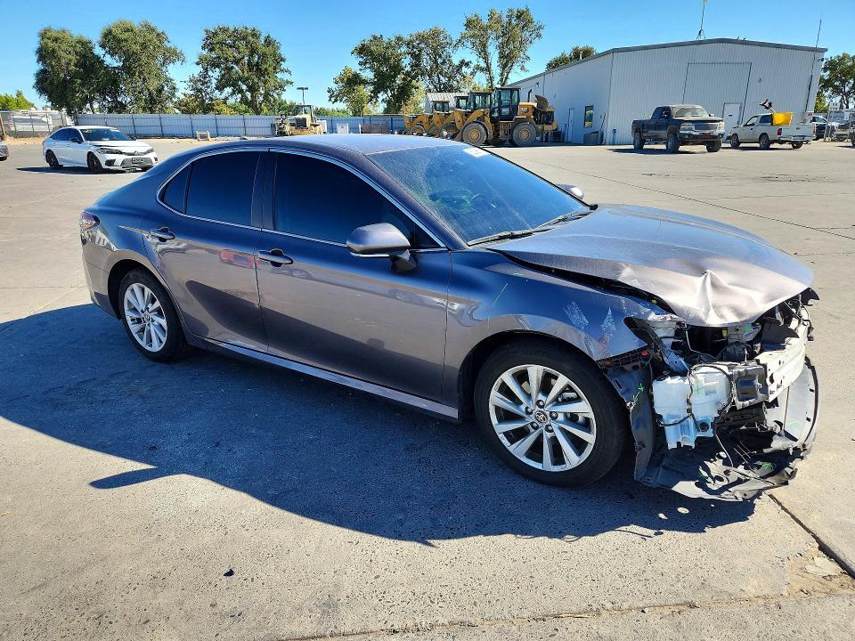 2024 TOYOTA CAMRY LE — Фото 4 из 13