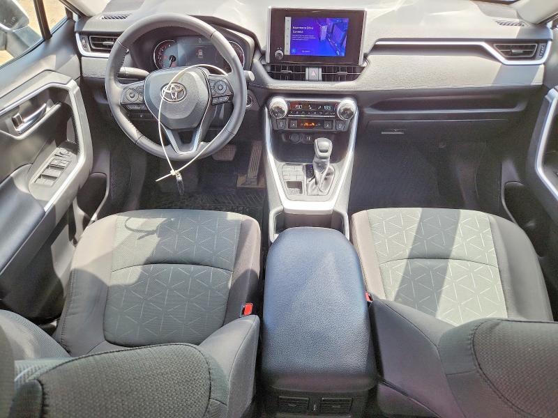 2024 TOYOTA RAV4 XLE — Фото 8 из 13