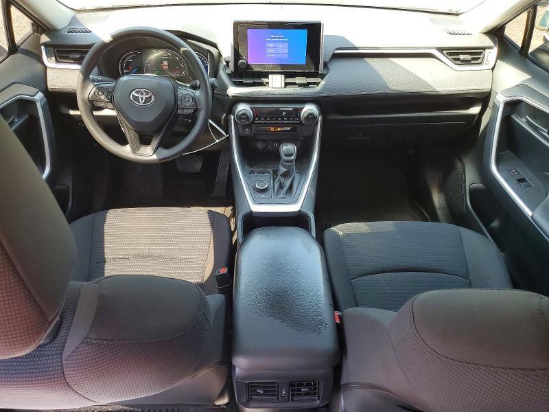 2024 TOYOTA RAV4 LE — Фото 8 из 14