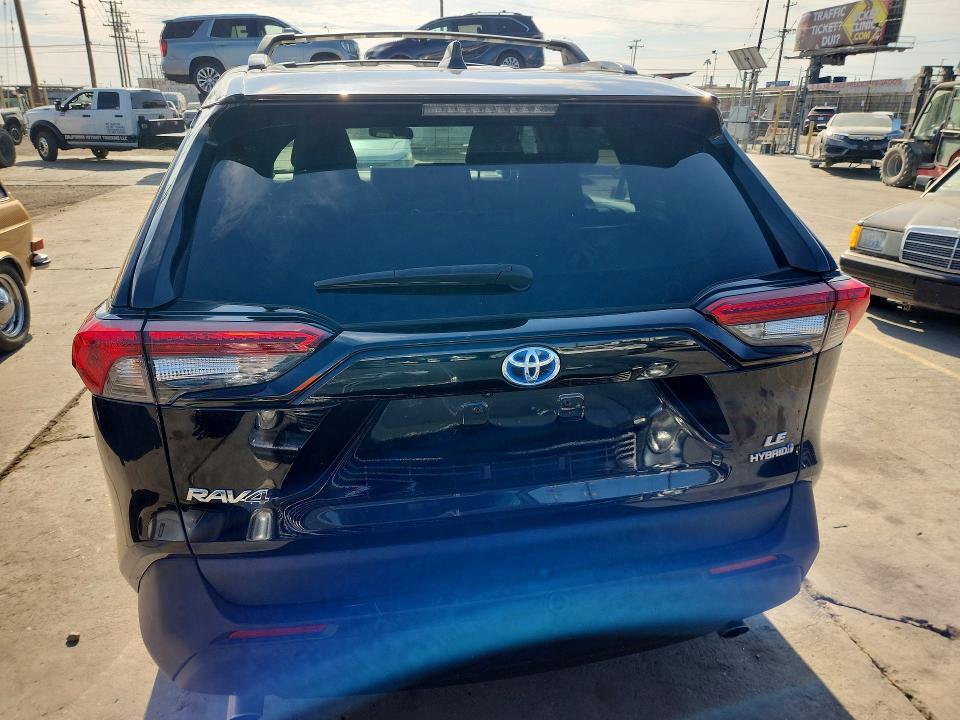 2024 TOYOTA RAV4 LE — Фото 6 из 13