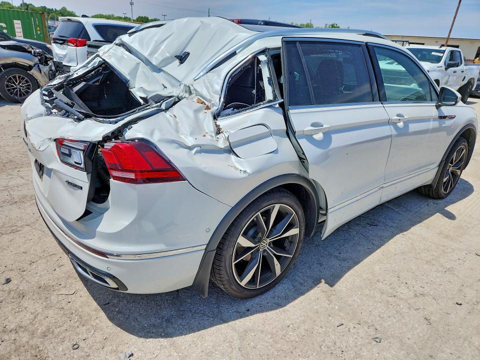 2024 VOLKSWAGEN TIGUAN — Фото 3 из 13