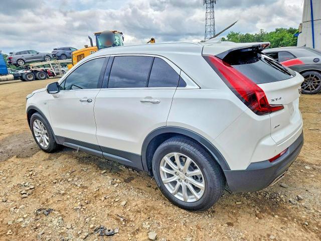 2023 CADILLAC XT4 LUXURY — Фото 2 из 13