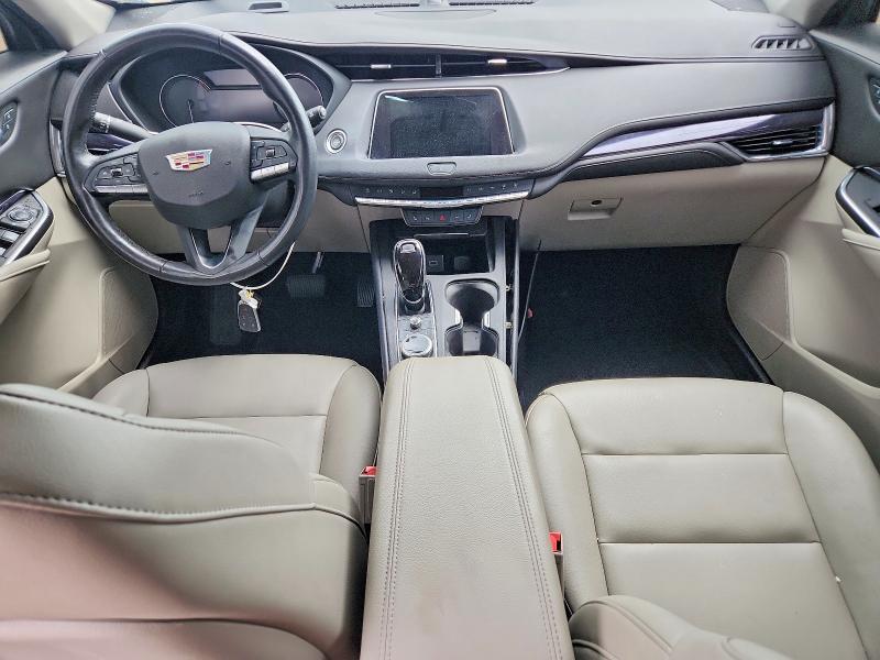 2023 CADILLAC XT4 LUXURY — Фото 8 из 13