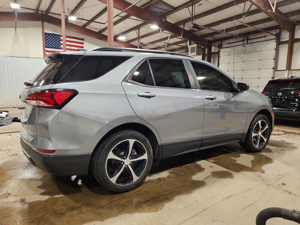 2023 CHEVROLET EQUINOX LT — Фото 3 из 13