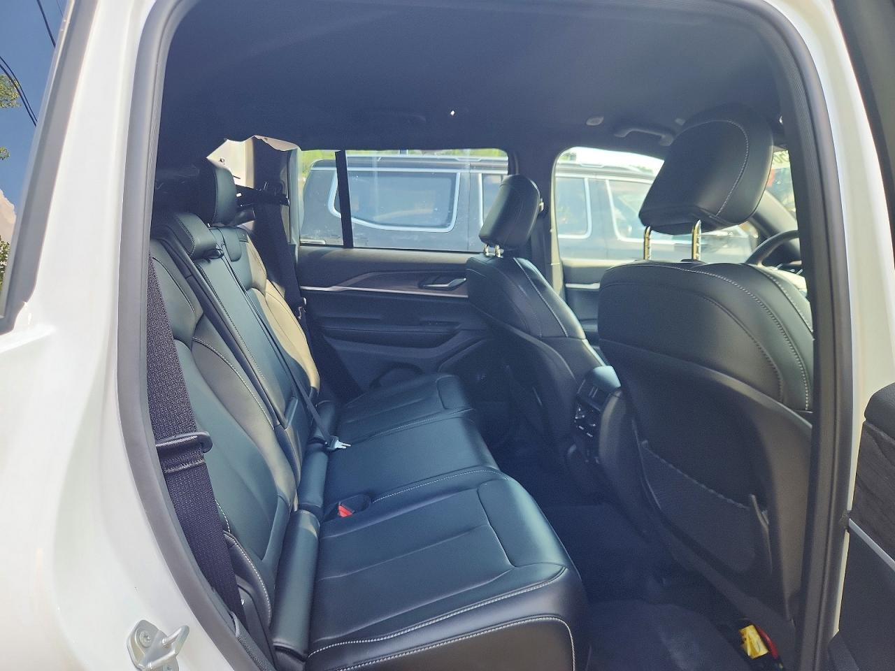 2025 JEEP GRAND CHEROKEE LIMITED — Фото 11 из 13
