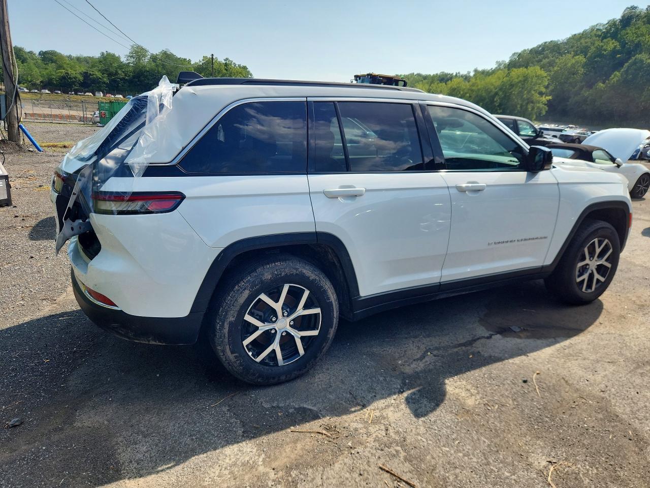 2025 JEEP GRAND CHEROKEE LIMITED — Фото 3 из 13