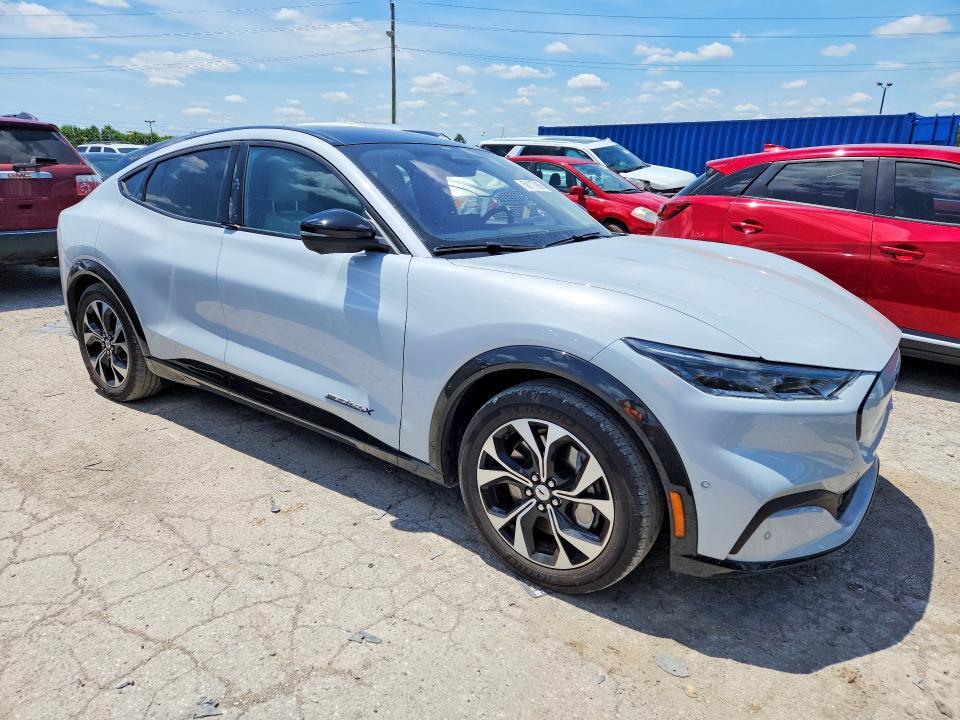 2023 FORD MUSTANG MACH-E PREMIUM — Фото 4 из 13