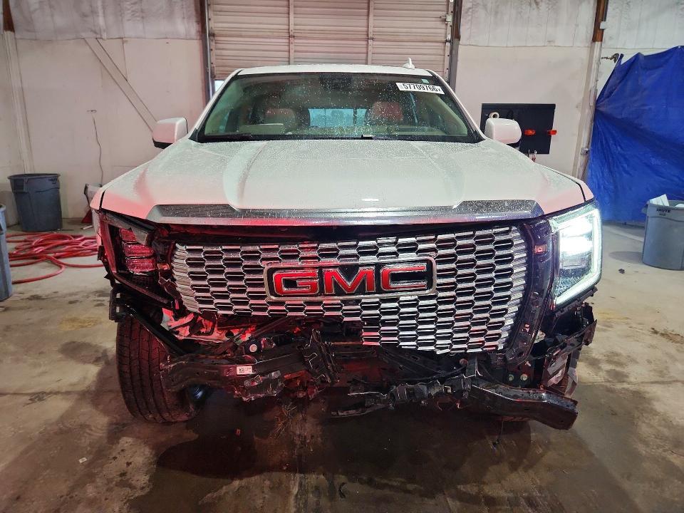 2023 GMC YUKON DENALI — Фото 5 из 13