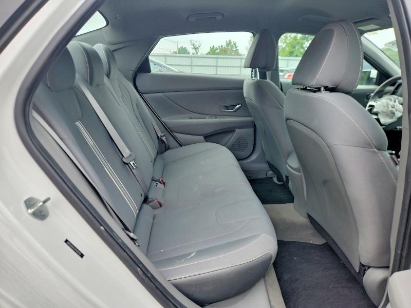 2023 HYUNDAI ELANTRA SEL — Фото 10 из 12