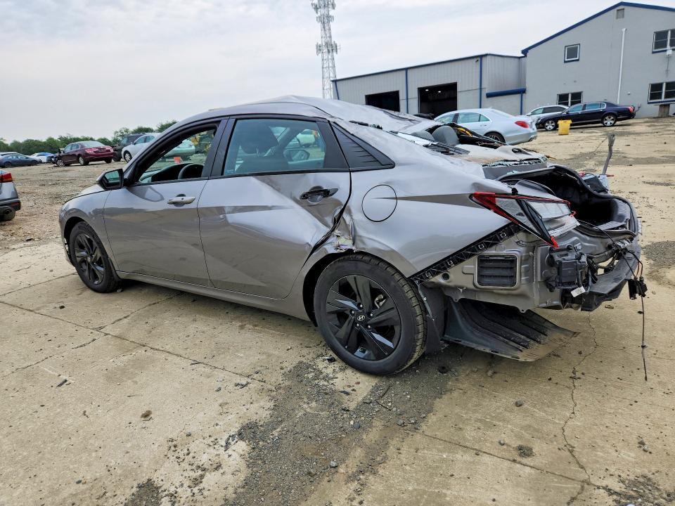2023 HYUNDAI ELANTRA SEL — Фото 2 из 13