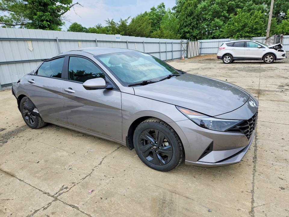 2023 HYUNDAI ELANTRA SEL — Фото 4 из 13