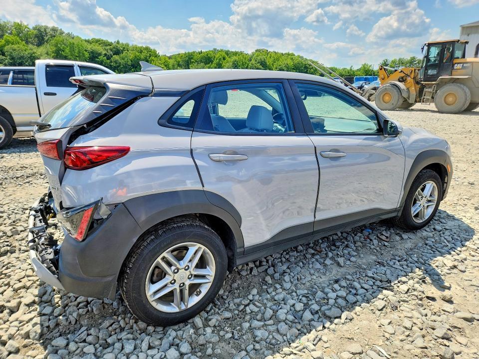 2023 HYUNDAI KONA SE — Фото 3 из 13