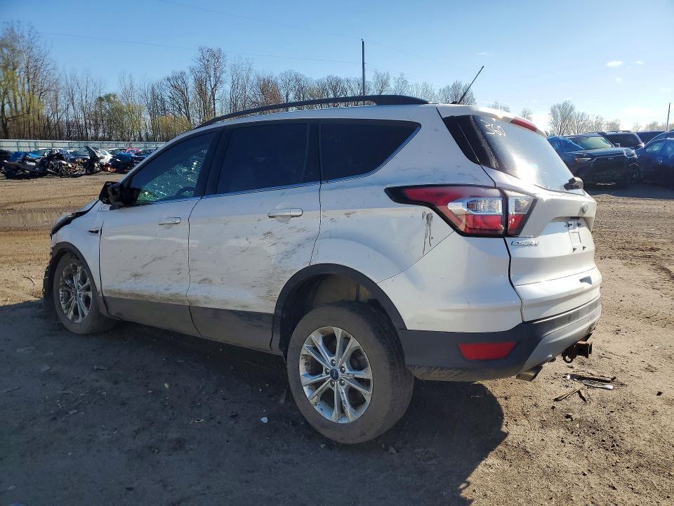 1FMCU9HD6JUB87876 2018 FORD ESCAPE photo no. 2
