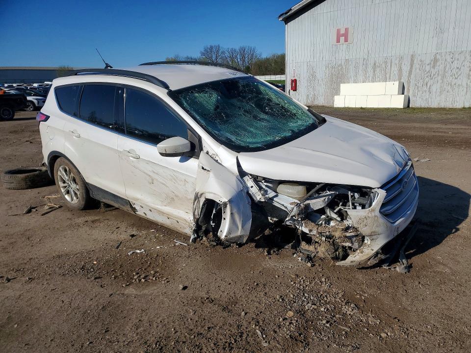 1FMCU9HD6JUB87876 2018 FORD ESCAPE photo no. 4
