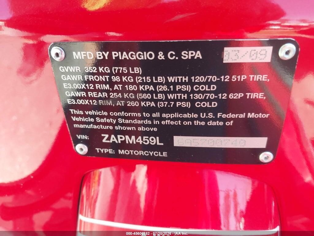 ZAPM459L6A5700740 2010 VESPA GTS photo no. 10