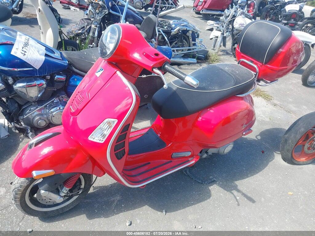 ZAPM459L6A5700740 2010 VESPA GTS photo no. 2