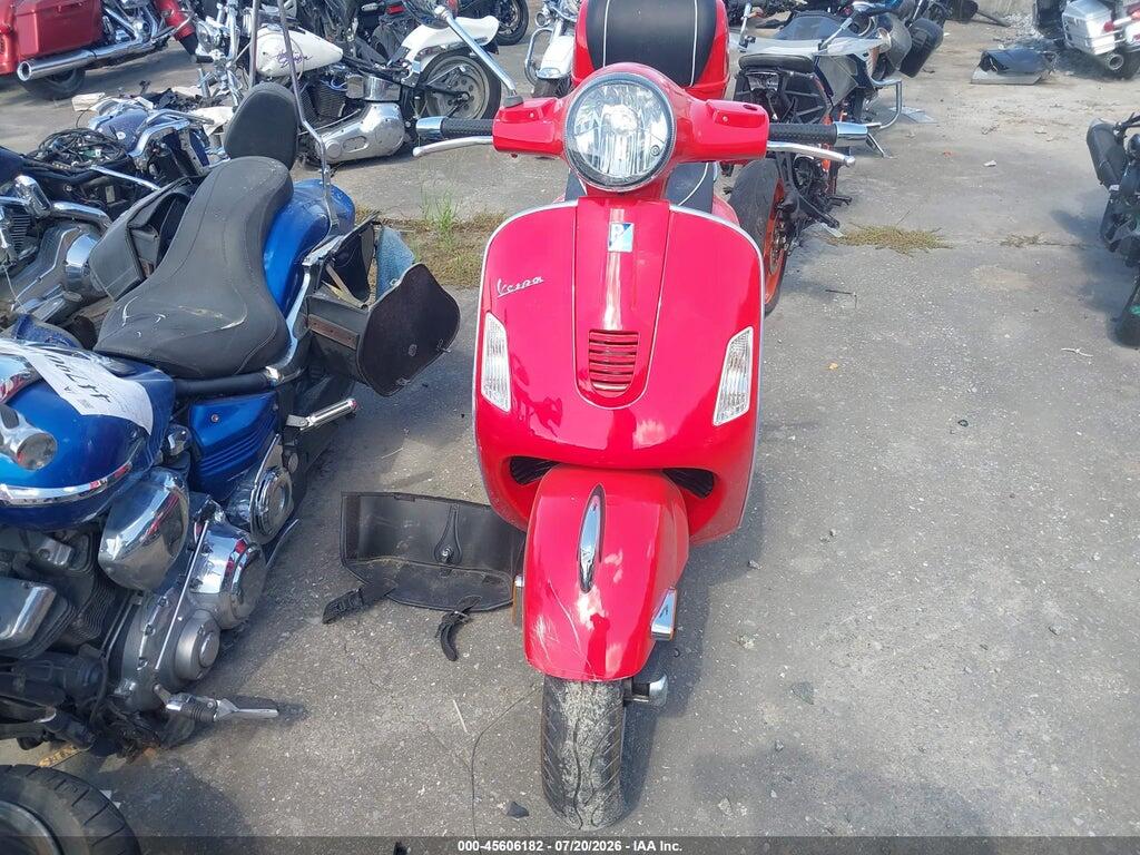ZAPM459L6A5700740 2010 VESPA GTS photo no. 5