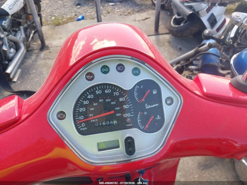 ZAPM459L6A5700740 2010 VESPA GTS photo no. 7
