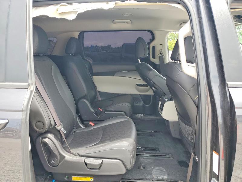 KNDNB4H32P6260073 2023 KIA CARNIVAL photo no. 11