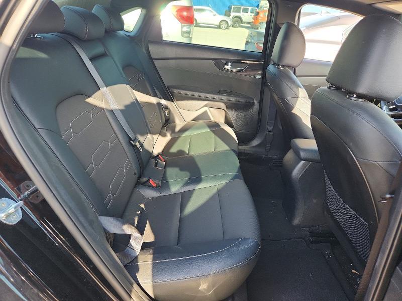 2023 KIA FORTE GT LINE — Фото 10 из 12
