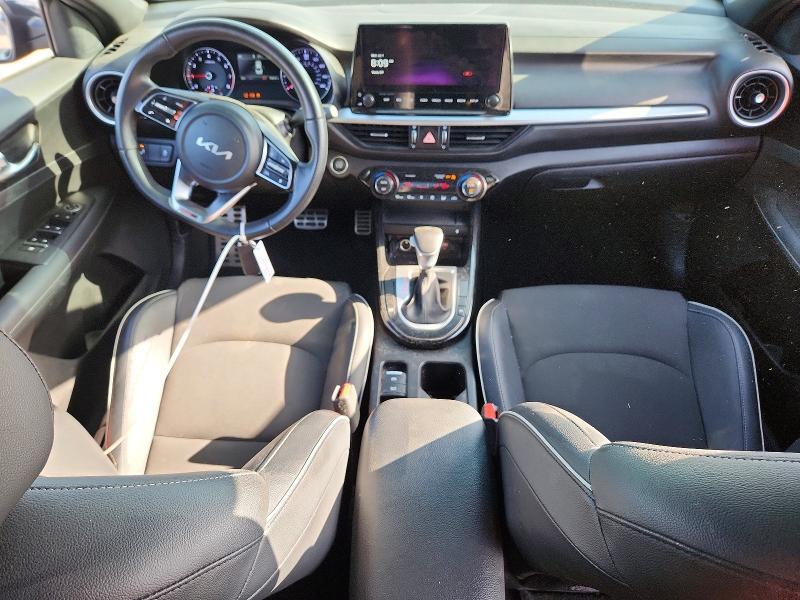 2023 KIA FORTE GT LINE — Фото 8 из 12